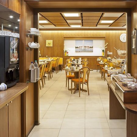 Hotel Blauer Karpfen Oberschleißheim Kültér fotó
