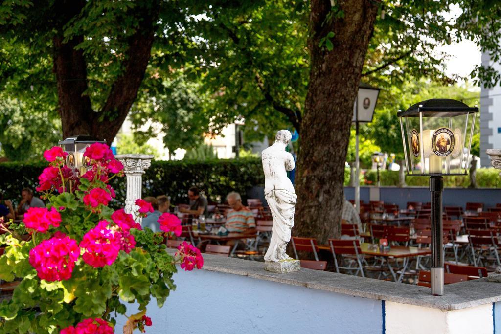 Hotel Blauer Karpfen Oberschleißheim Kültér fotó