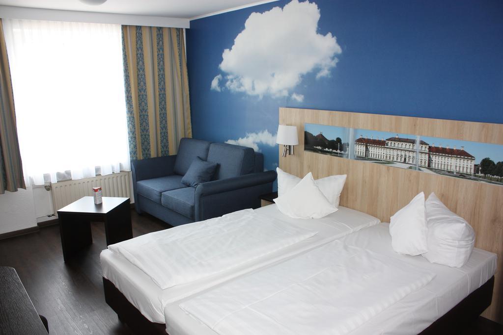 Hotel Blauer Karpfen Oberschleißheim Szoba fotó