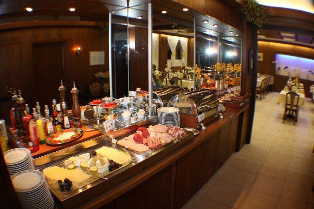 Hotel Blauer Karpfen Oberschleißheim Kültér fotó