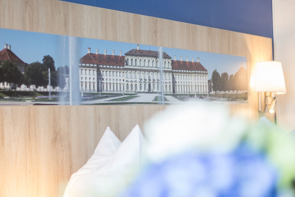 Hotel Blauer Karpfen Oberschleißheim Kültér fotó