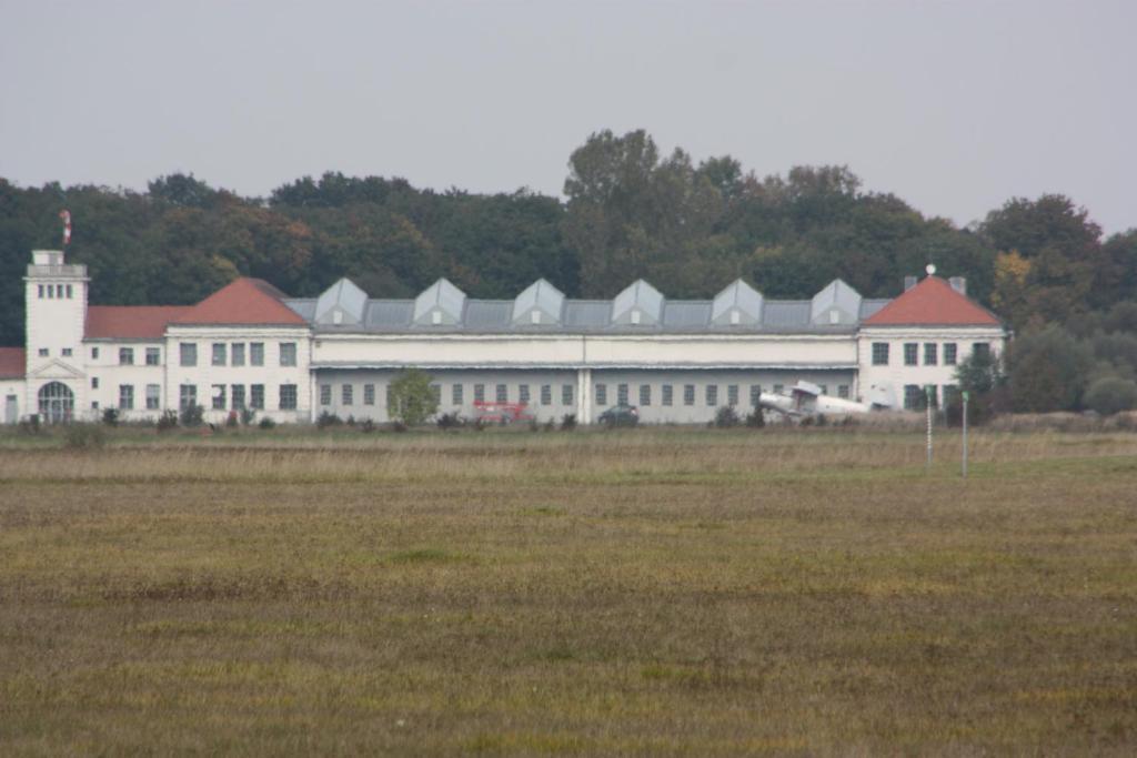 Hotel Blauer Karpfen Oberschleißheim Kültér fotó