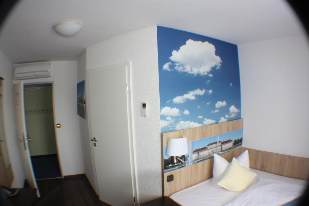 Hotel Blauer Karpfen Oberschleißheim Kültér fotó
